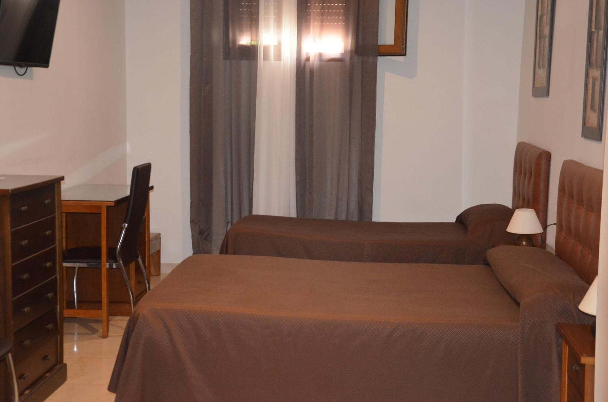 Hostal Mont Royal Alicante Luaran gambar