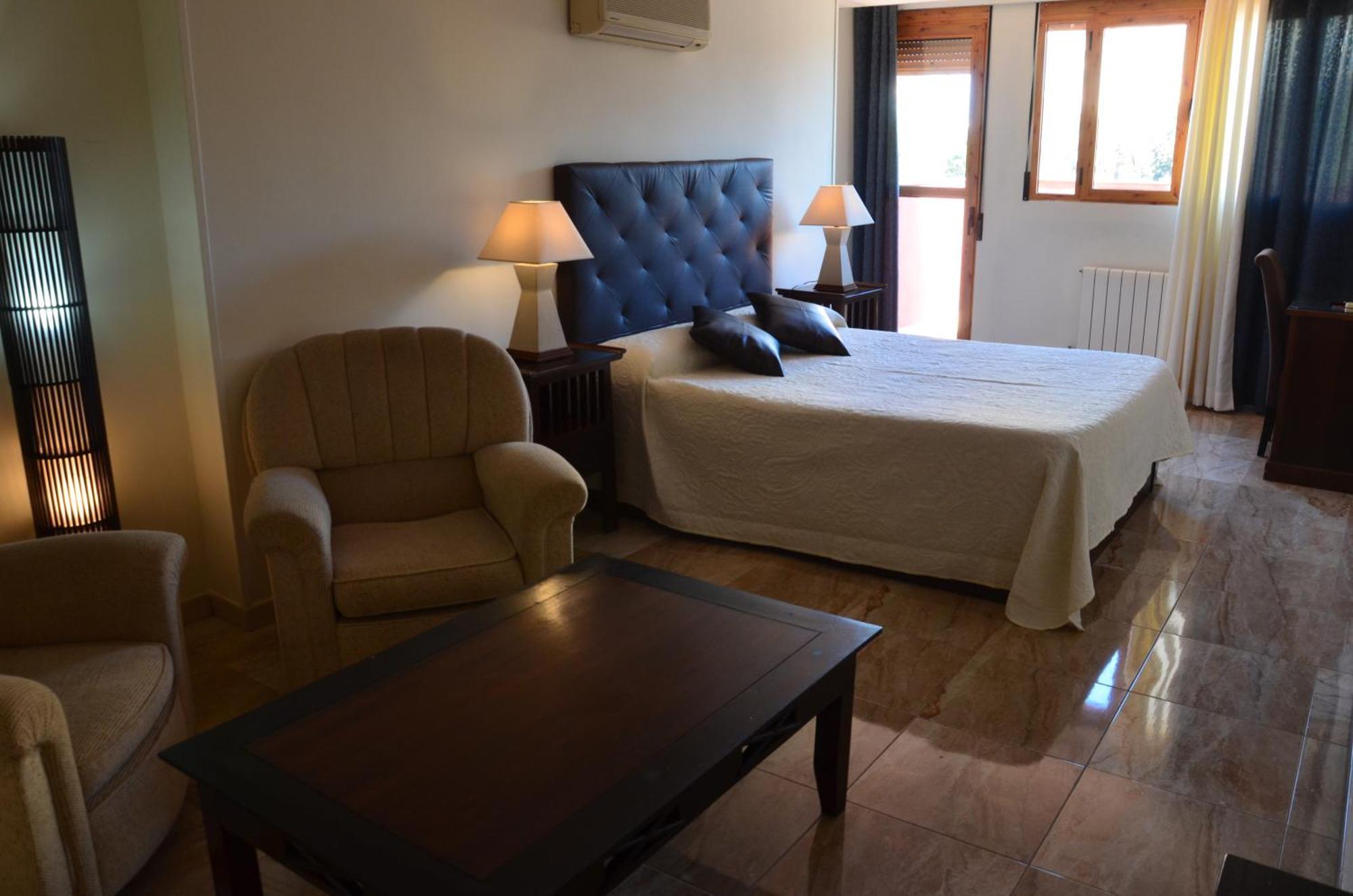 Hostal Mont Royal Alicante Luaran gambar