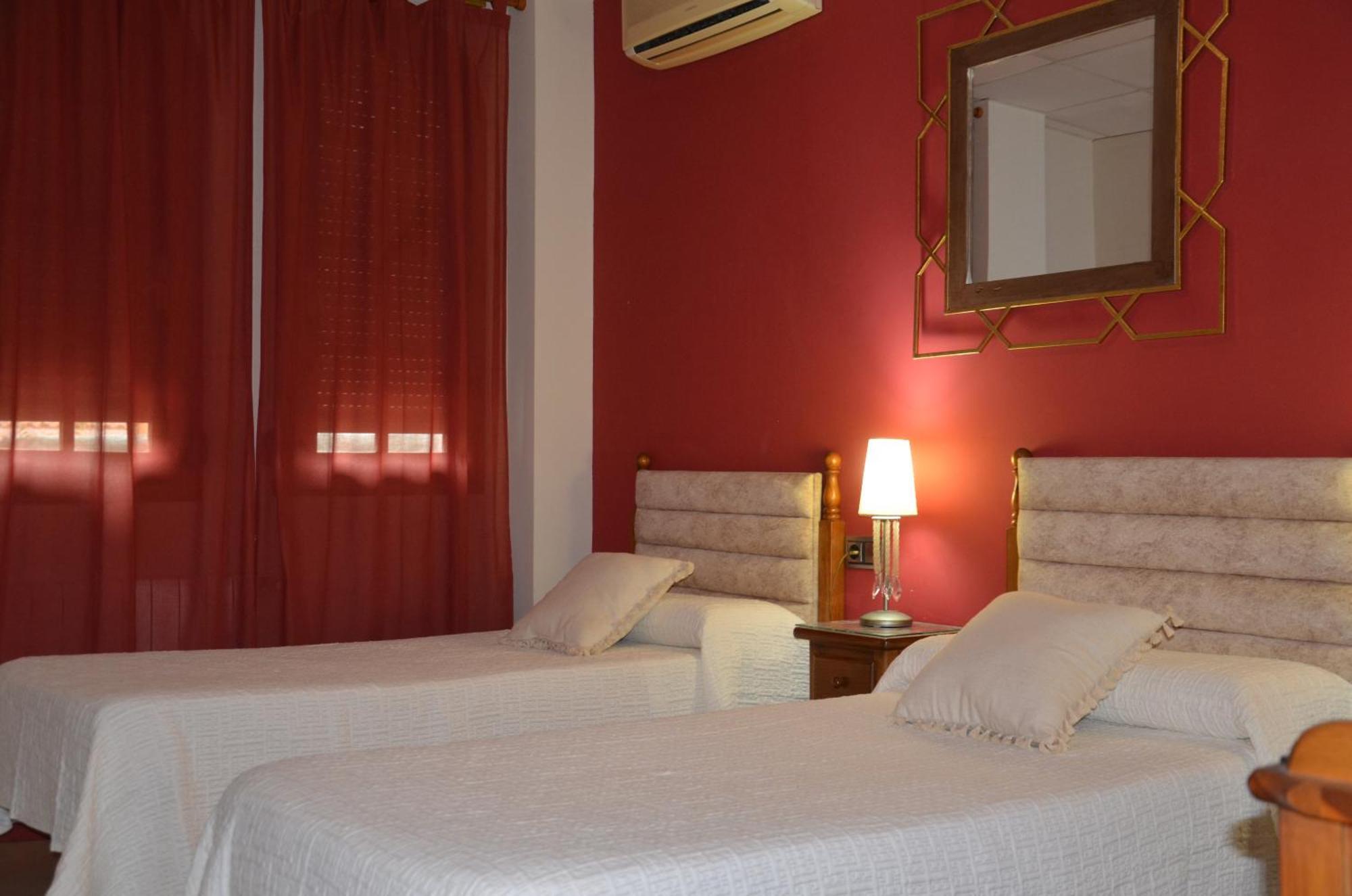 Hostal Mont Royal Alicante Luaran gambar