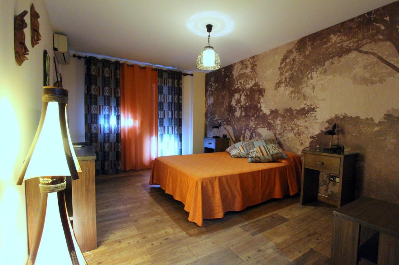 Hostal Mont Royal Alicante Luaran gambar