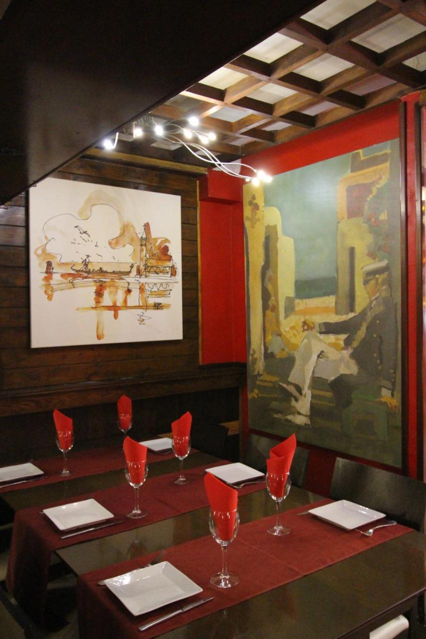 Hostal Mont Royal Alicante Luaran gambar